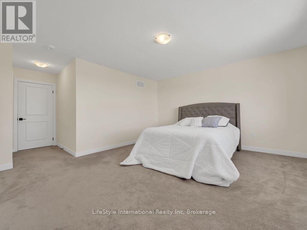 24 Hutchison Road Property Photo 20