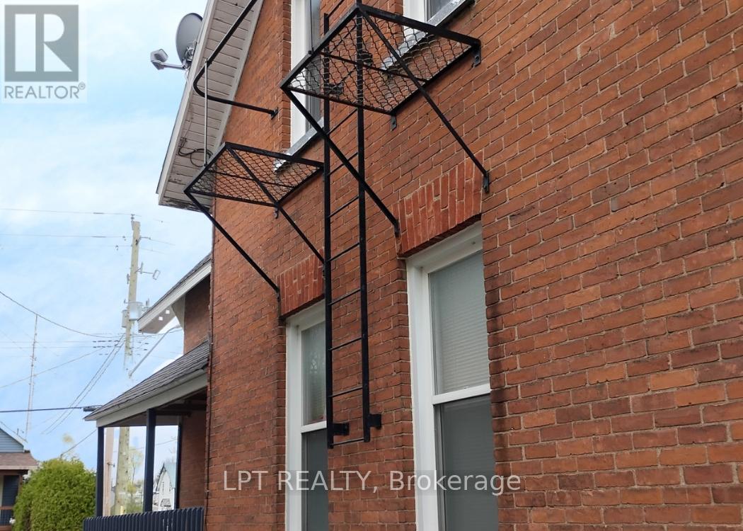 71 Mcgonigal Street W Property Photo 2