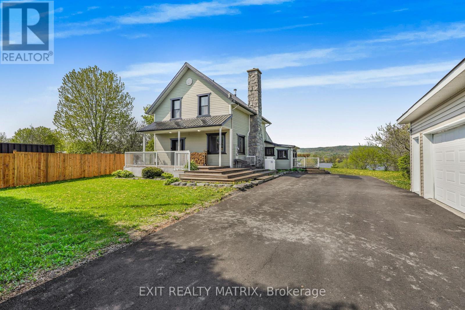1871 Lajoie Street Property Photo 1