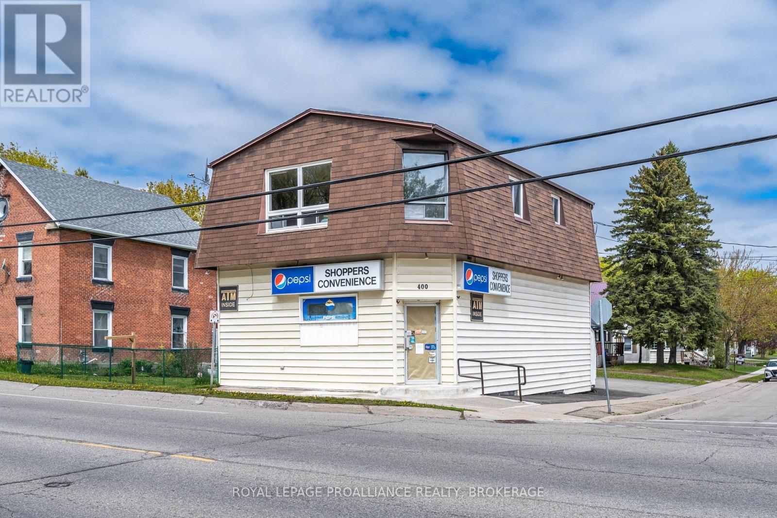 400 KING STREET W Property Photo 1