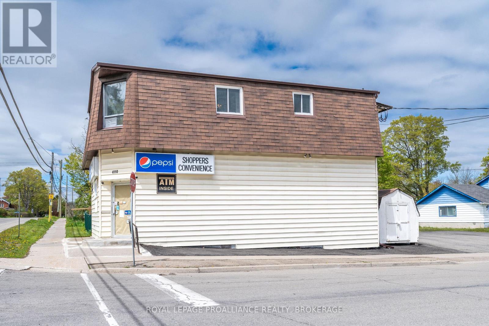 400 King Street W Property Photo 2