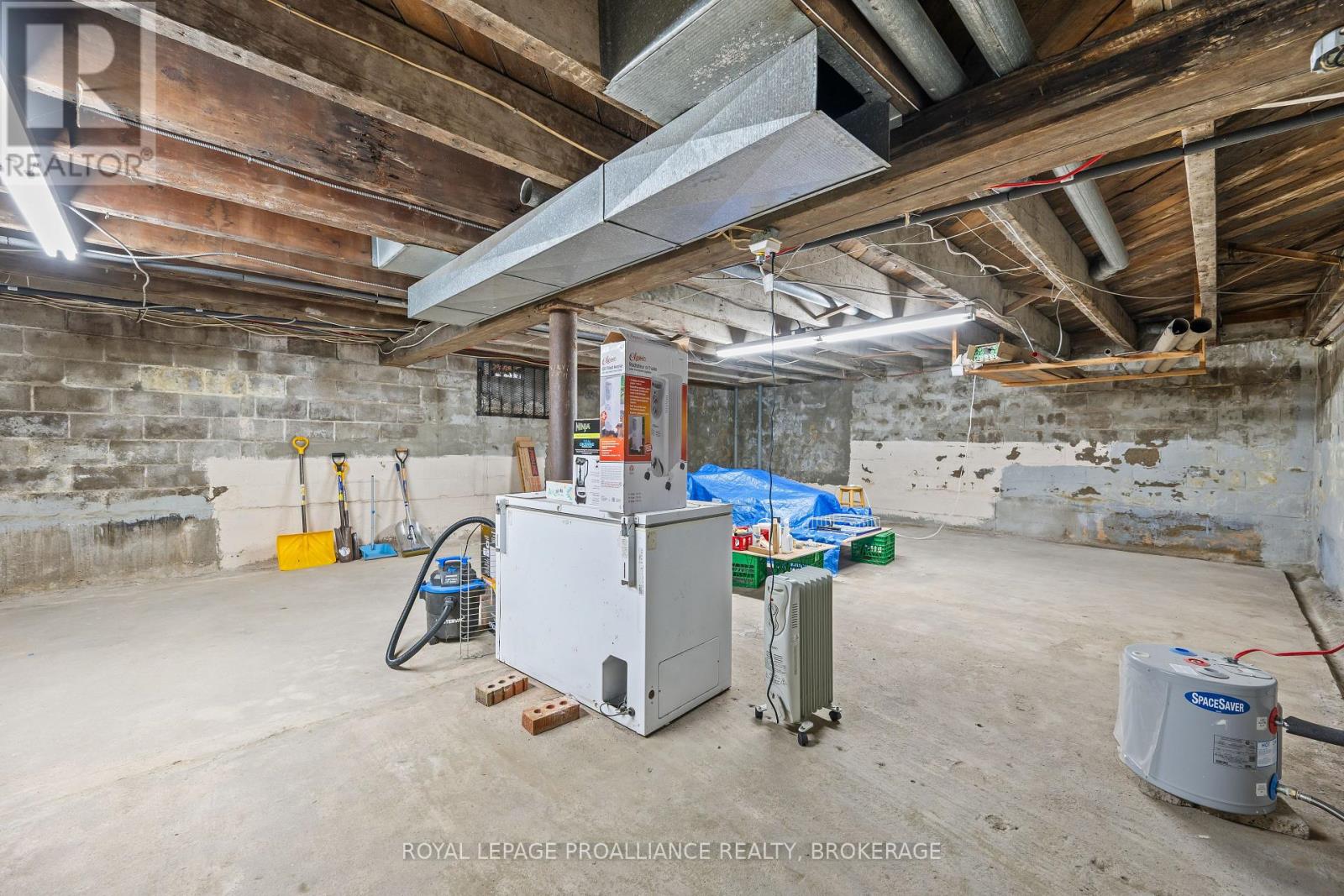 400 King Street W Property Photo 10