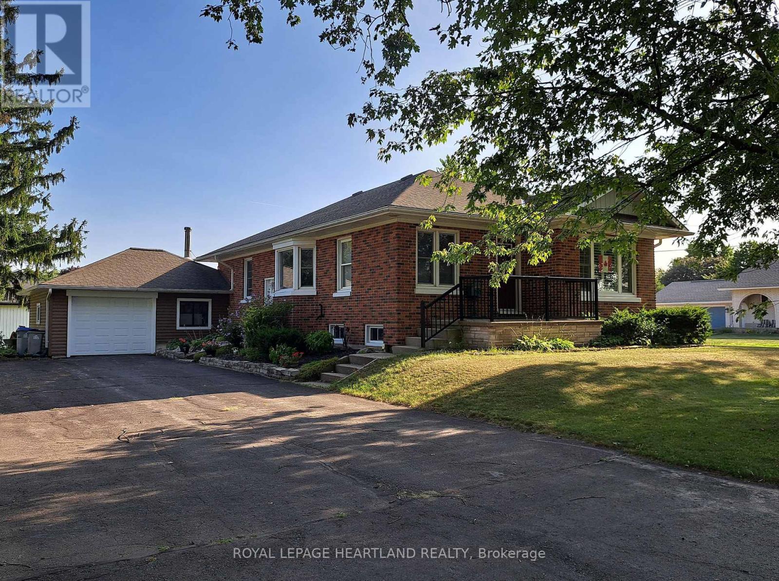 19 Centre Street Property Photo 1