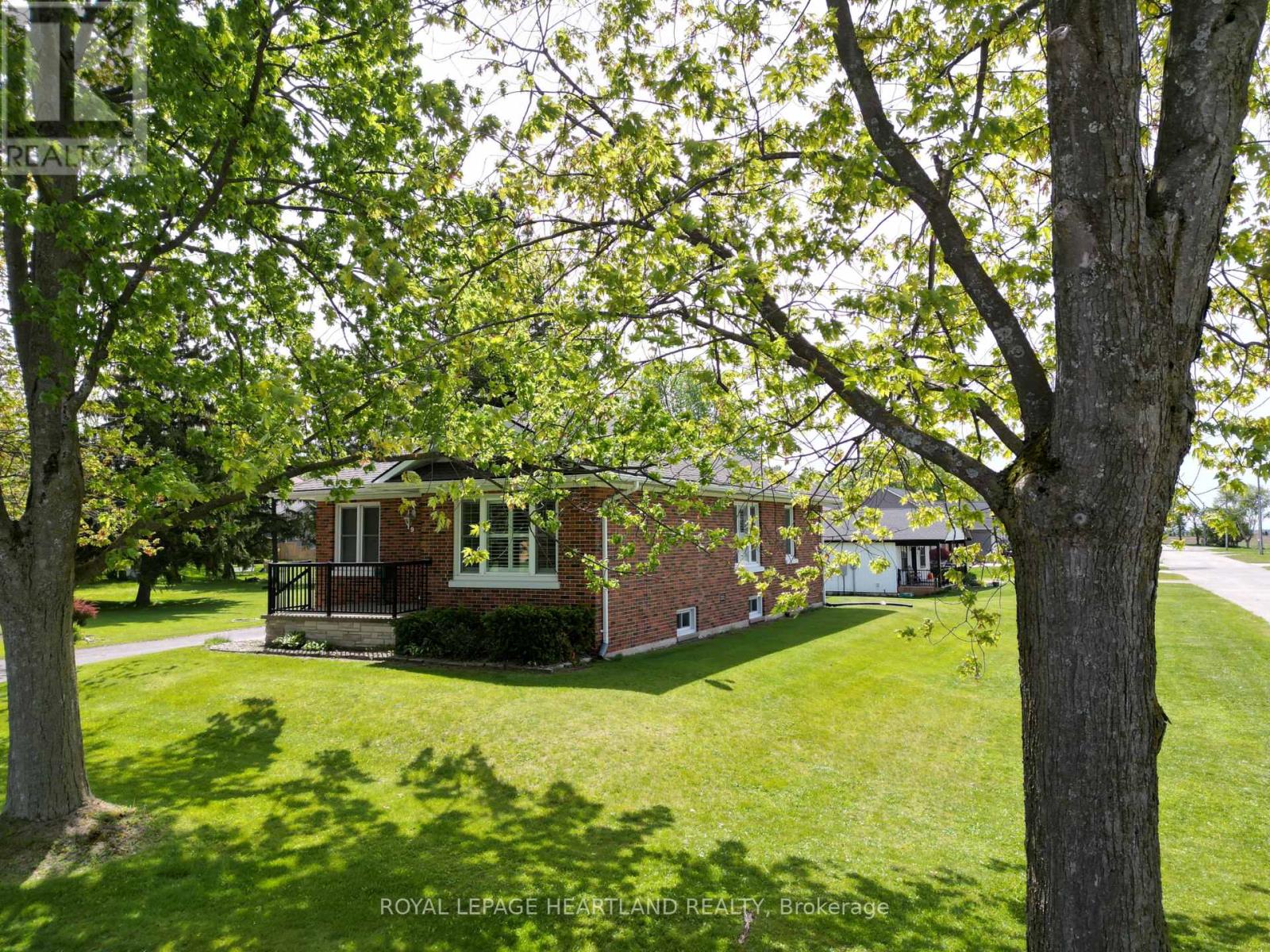 19 Centre Street Property Photo 3