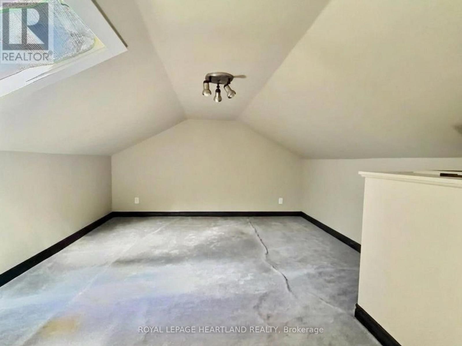 19 Centre Street Property Photo 22