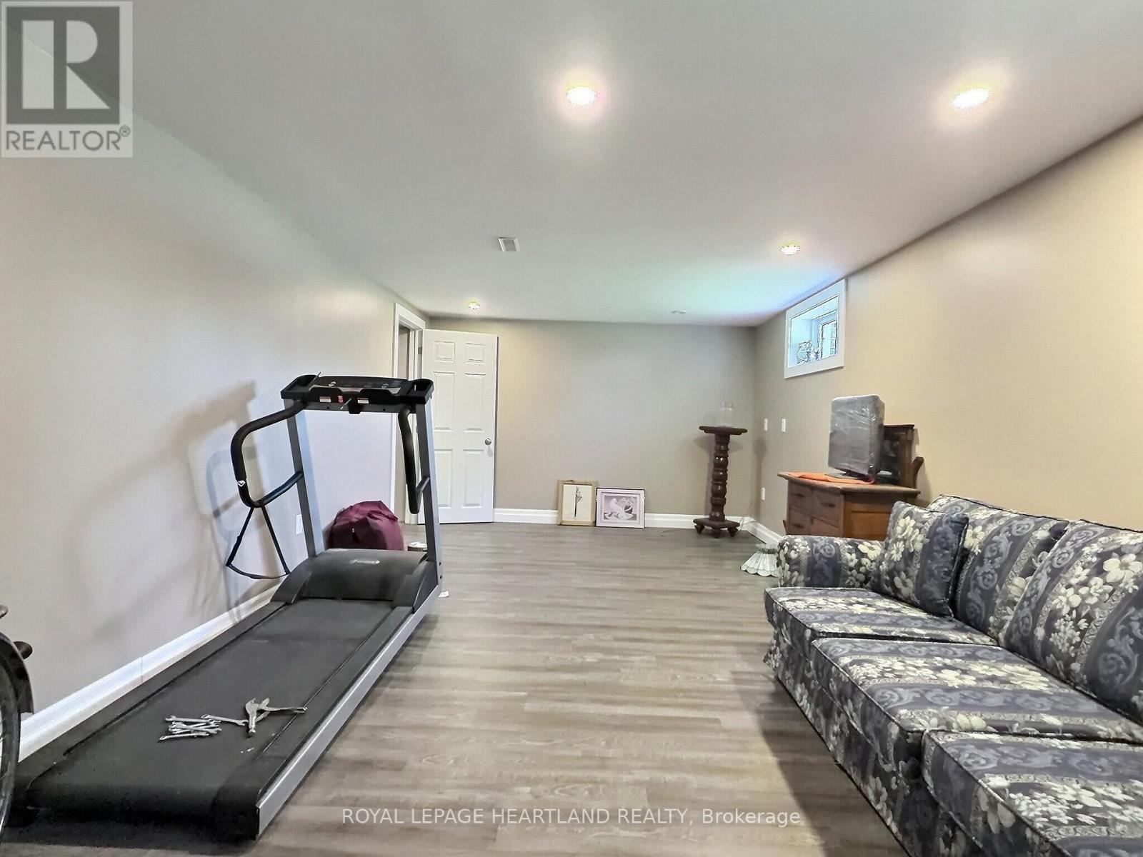 19 Centre Street Property Photo 24
