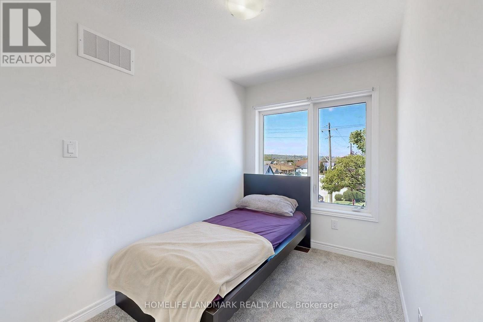 2 Reid Avenue N Property Photo 19