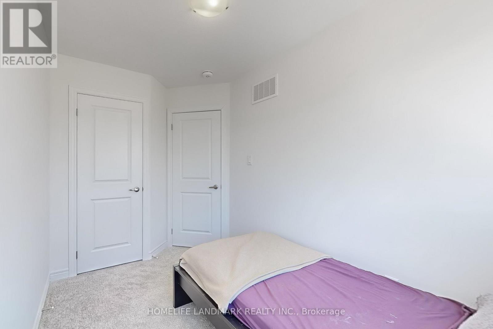 2 Reid Avenue N Property Photo 20