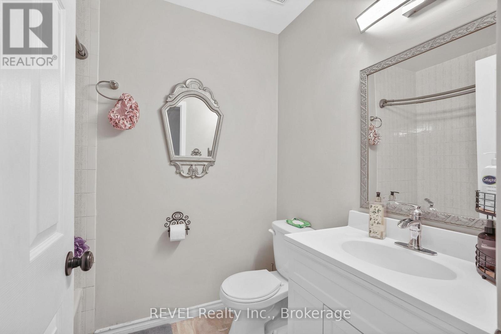 80 - 65 Dorchester Boulevard Property Photo 18
