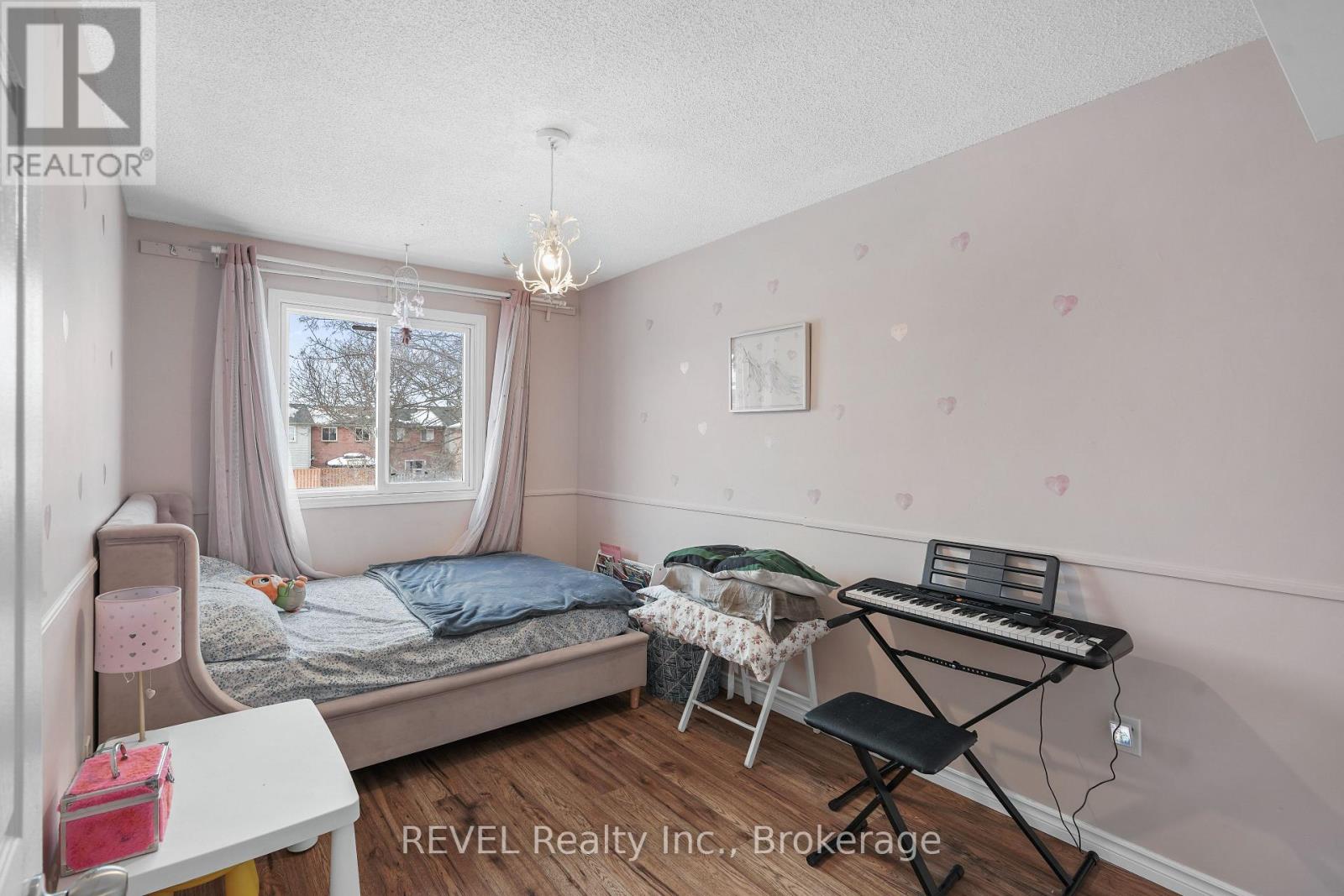80 - 65 Dorchester Boulevard Property Photo 20