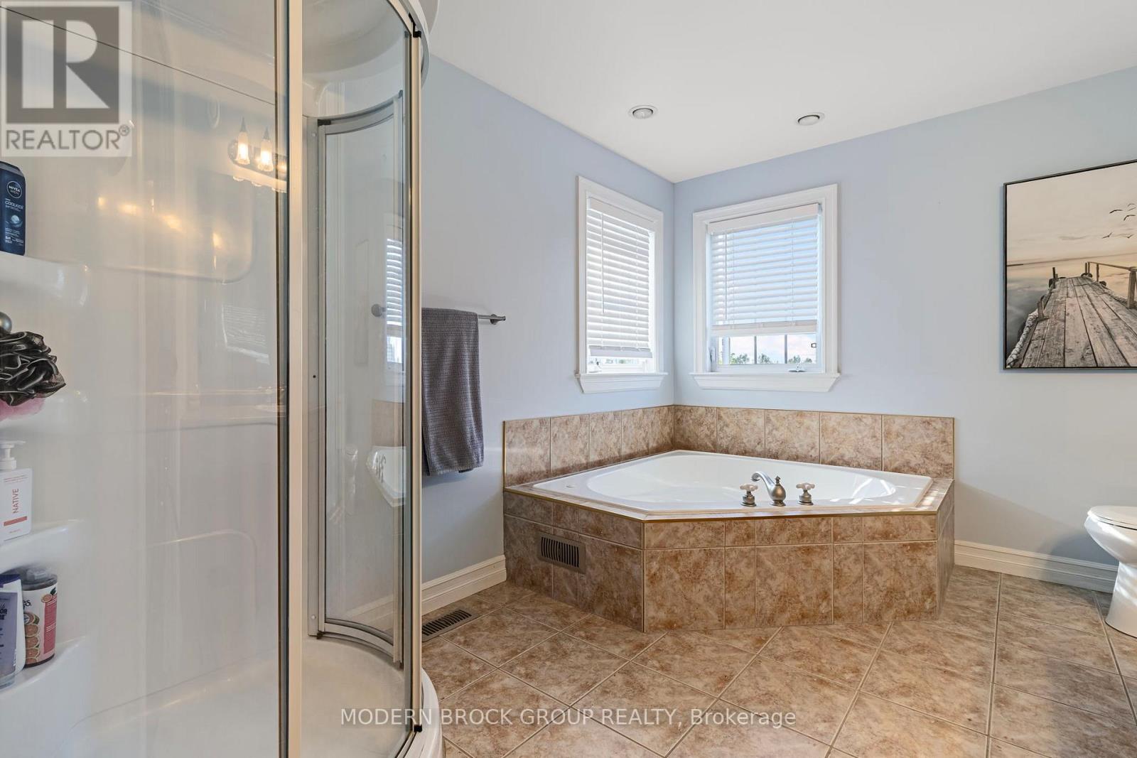 1000 Crestwood Drive Property Photo 27