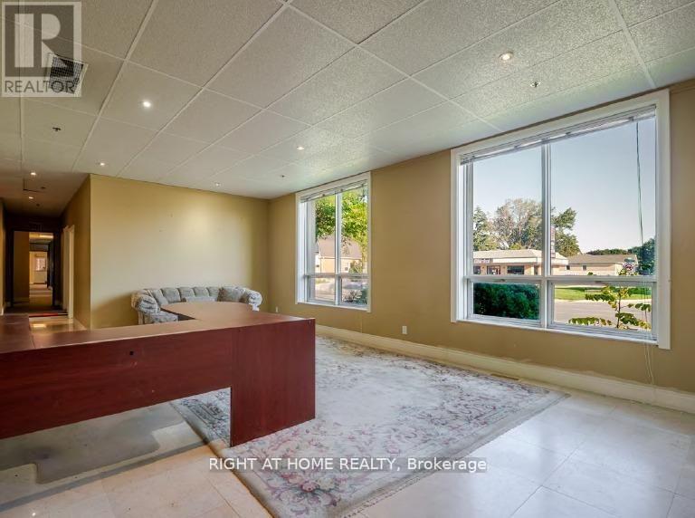 3 - 649 Ontario Street Property Photo 4