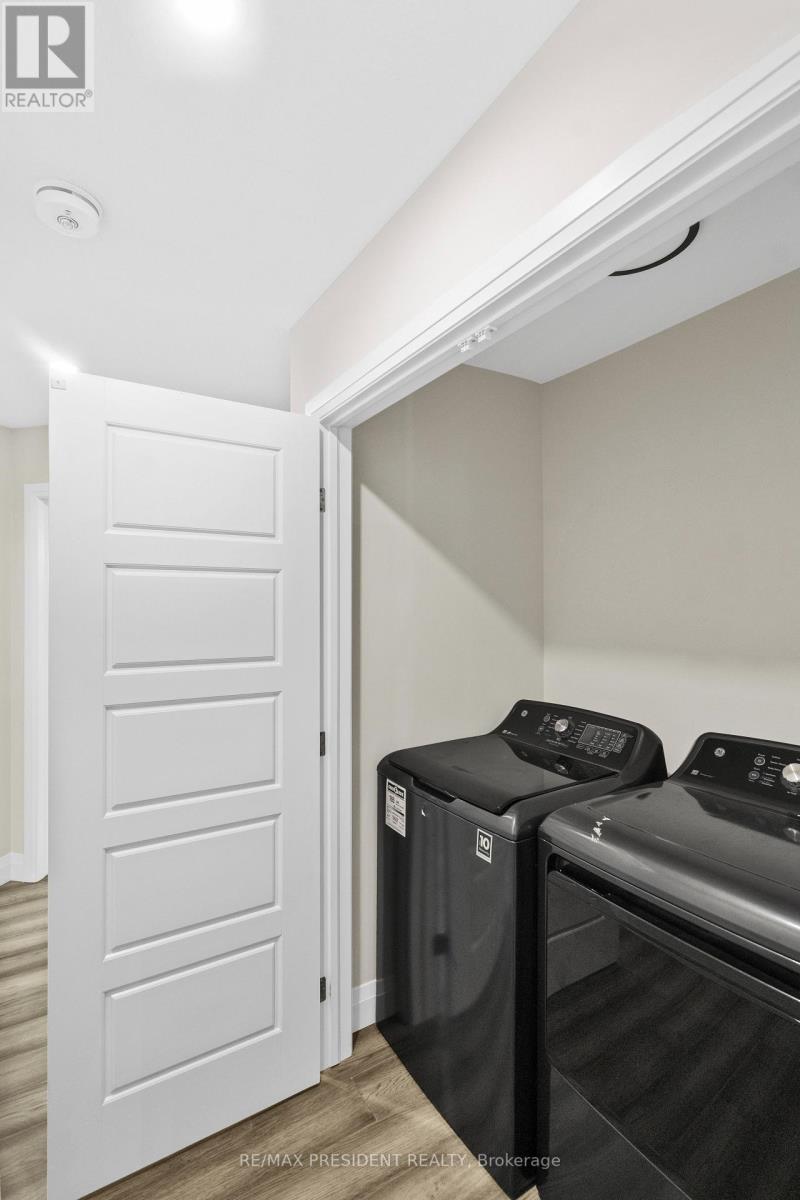 191 Foxborough Place Property Photo 38