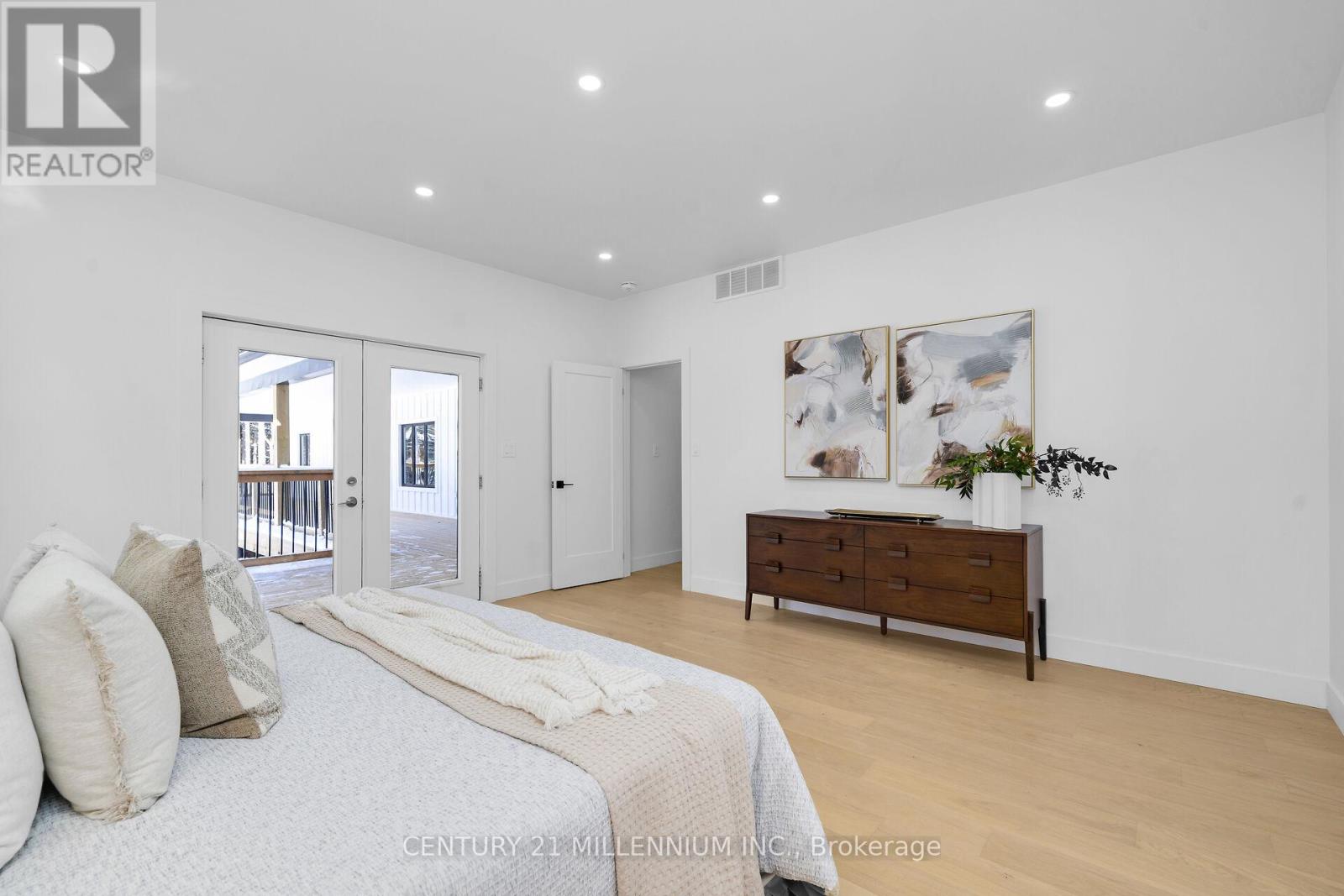 5450 Fifth Line Property Photo 24