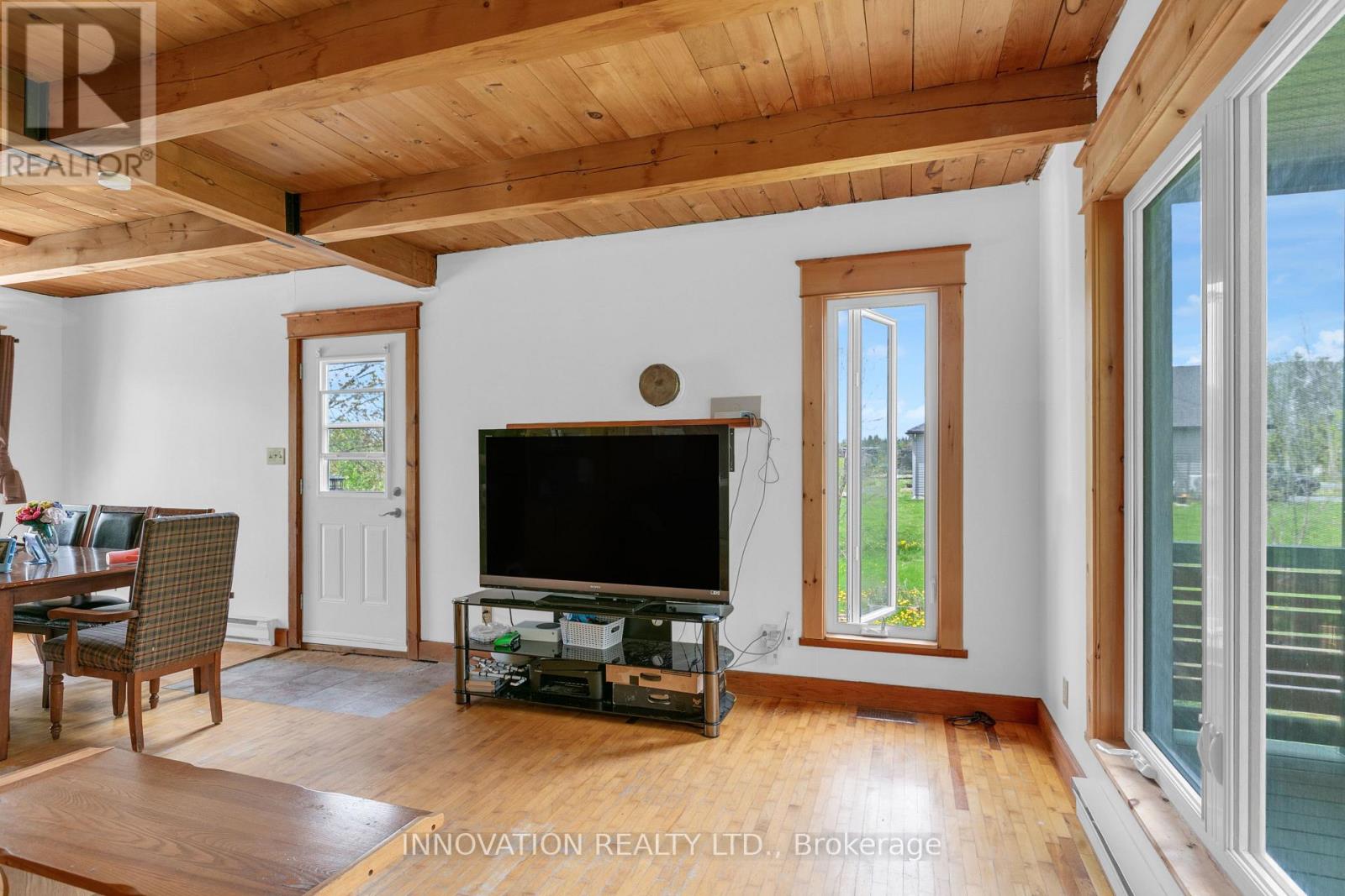 2911 Chartrand Street Property Photo 7