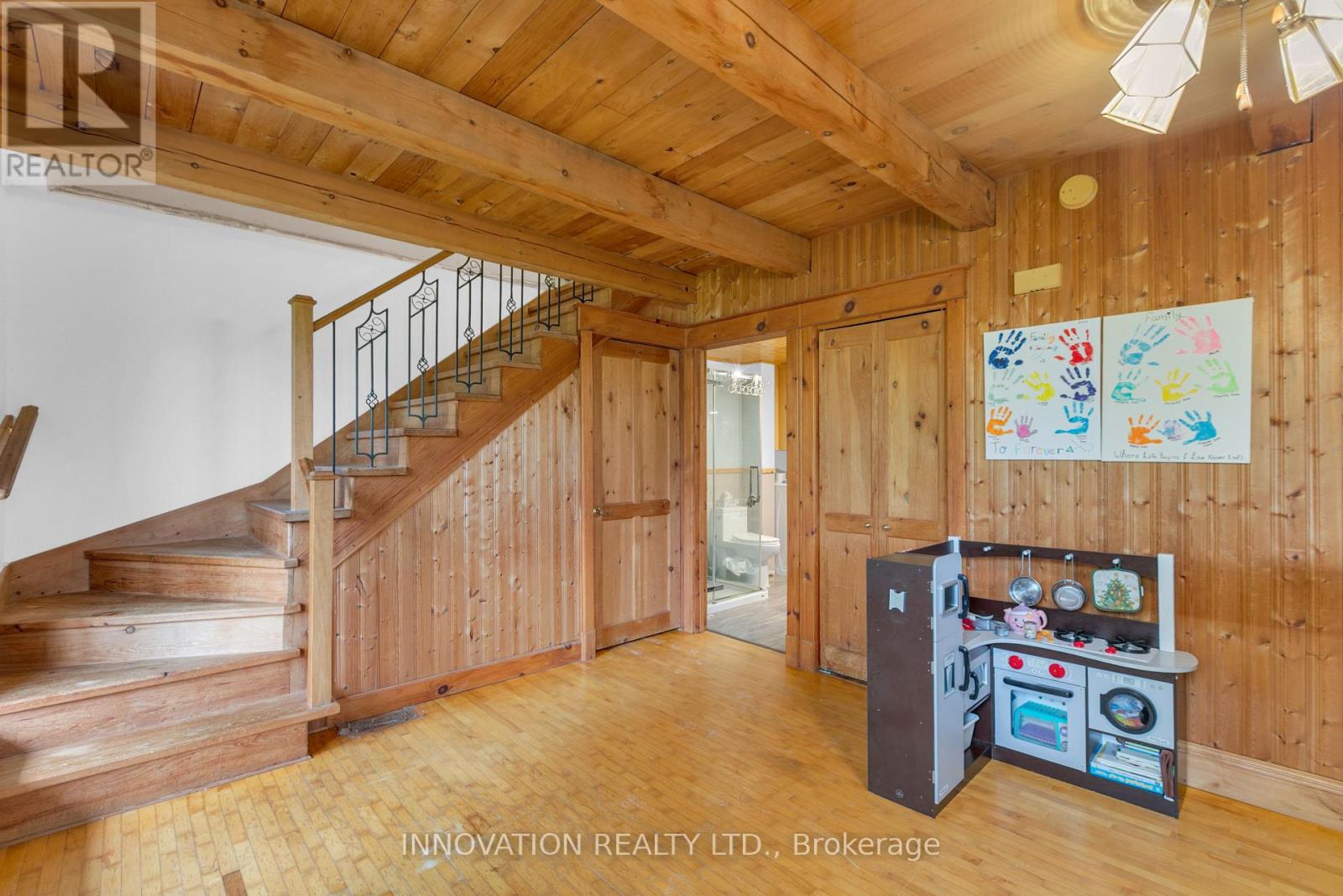 2911 Chartrand Street Property Photo 9