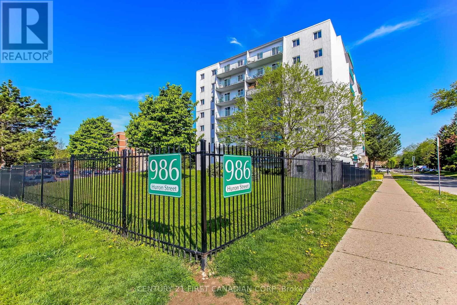 204 - 986 HURON STREET