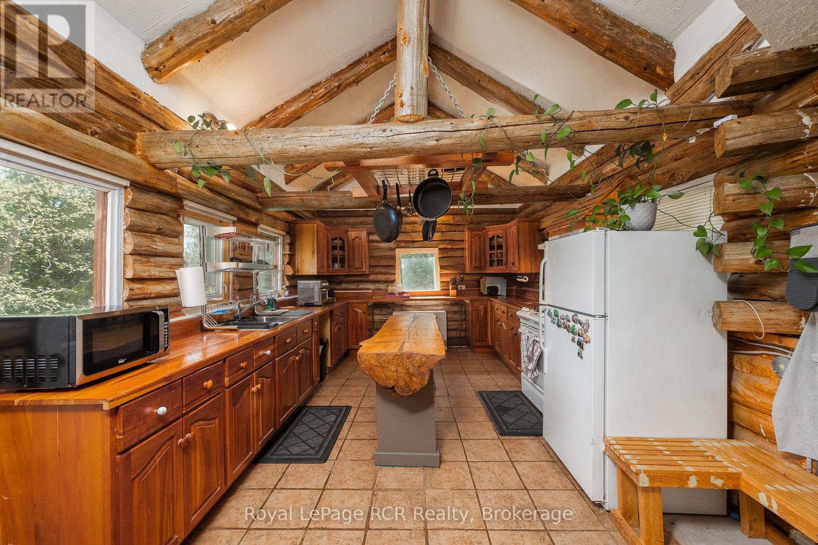 776318 Highway 10 Property Photo 13