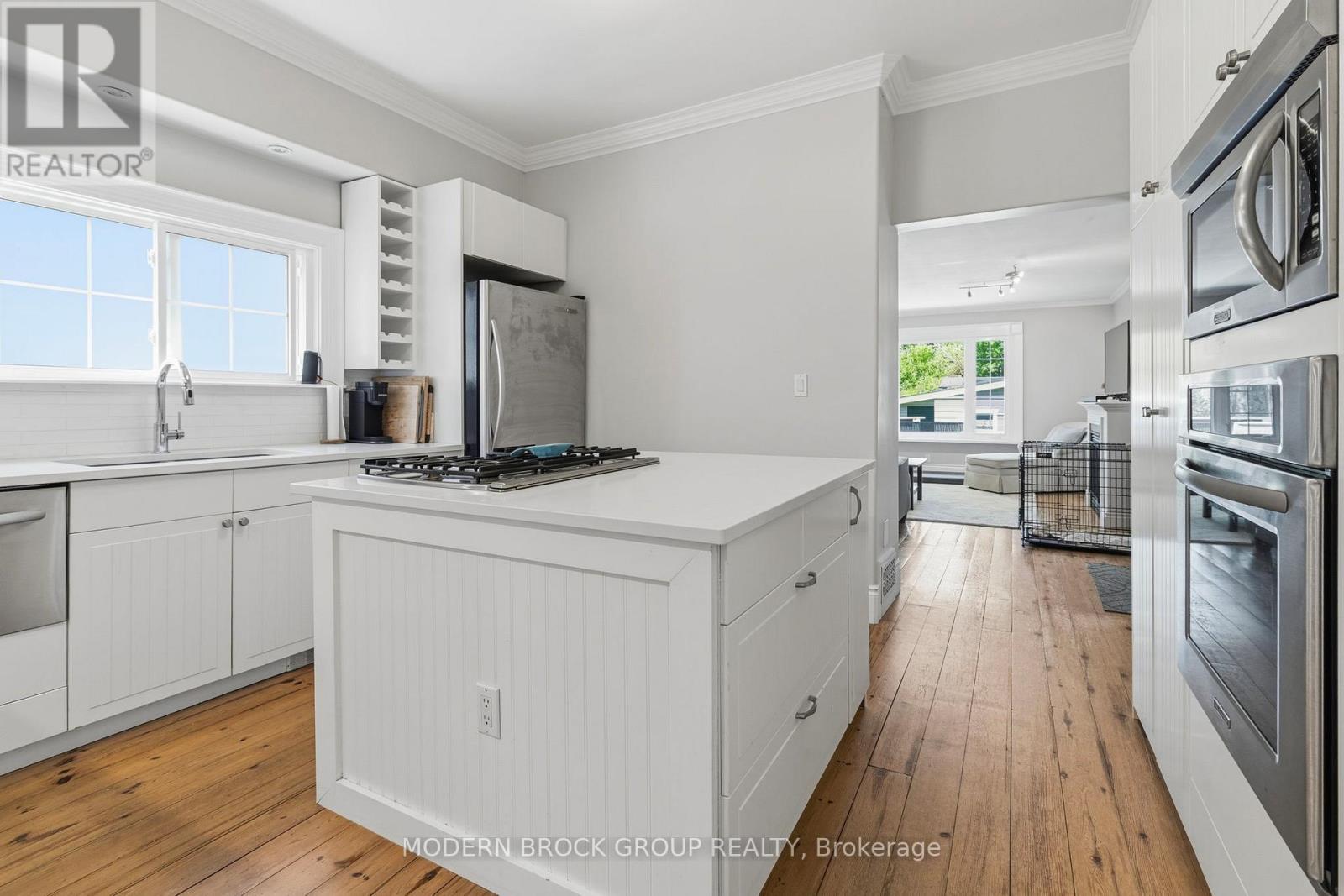 254 King Street E Property Photo 23