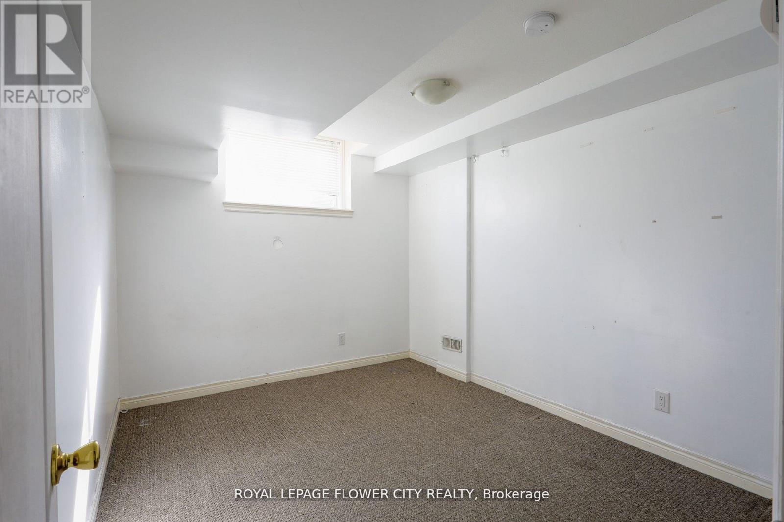 146 Winterberry Boulevard Property Photo 13
