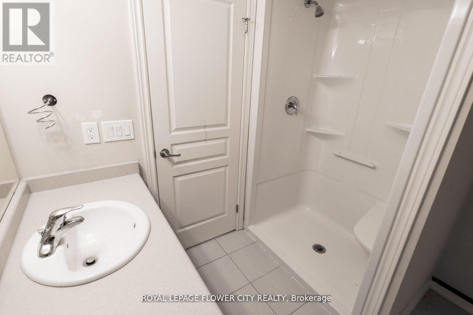 146 Winterberry Boulevard Property Photo 14