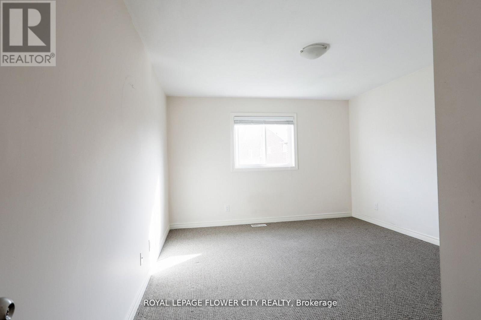 146 Winterberry Boulevard Property Photo 18