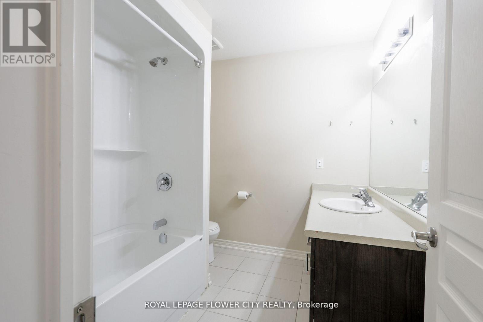 146 Winterberry Boulevard Property Photo 20