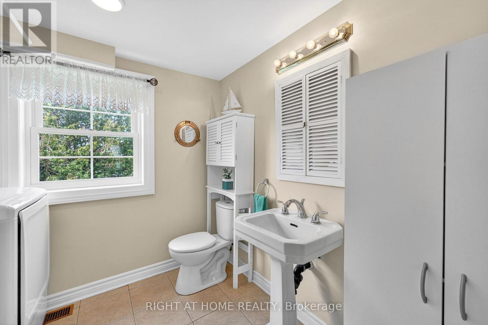 362 Short Point Road Property Photo 16