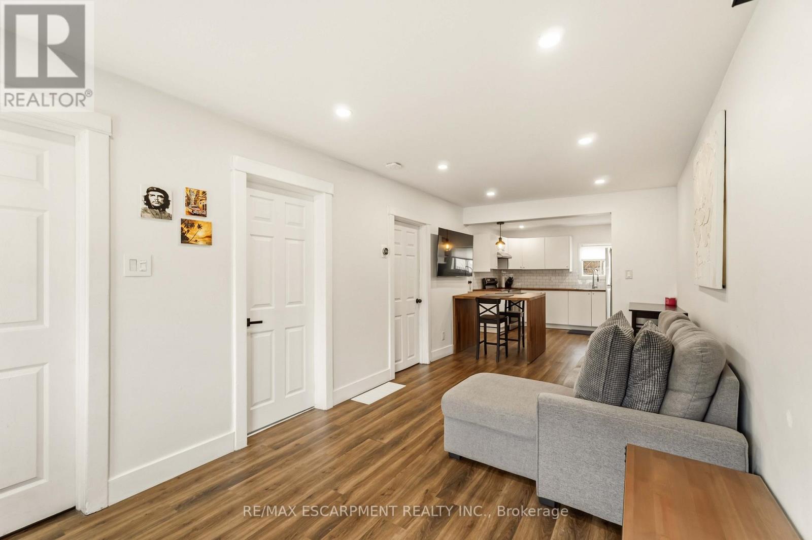 27 Edinburgh Avenue Property Photo 4