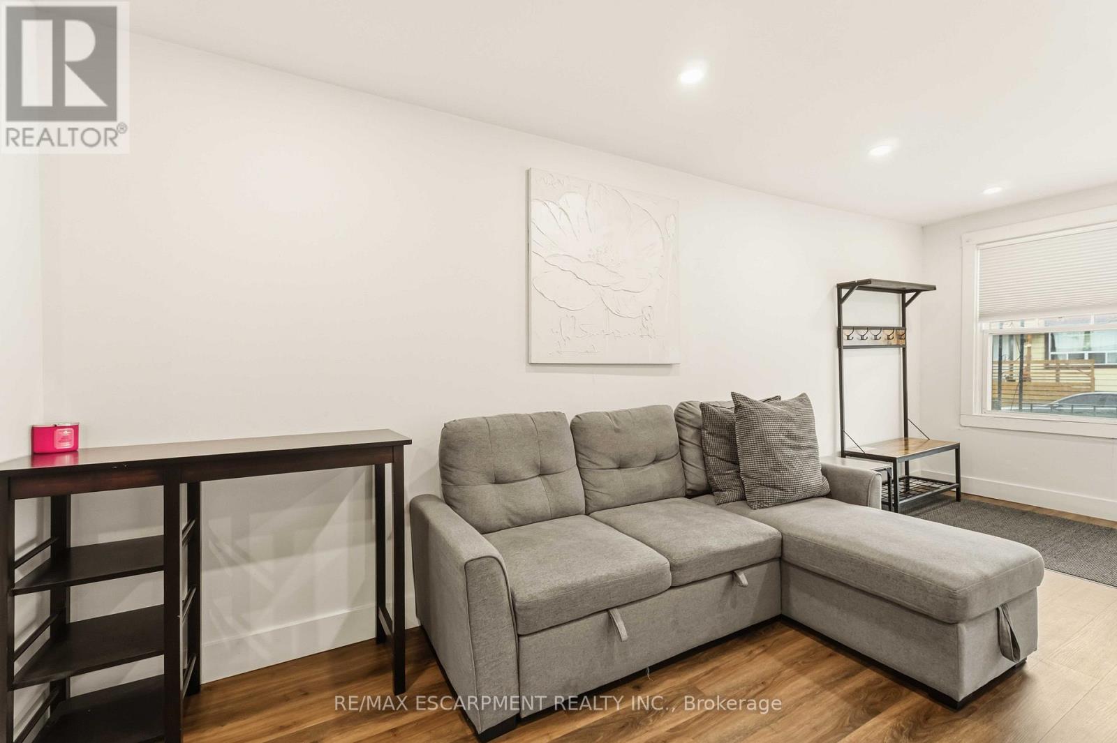 27 Edinburgh Avenue Property Photo 5