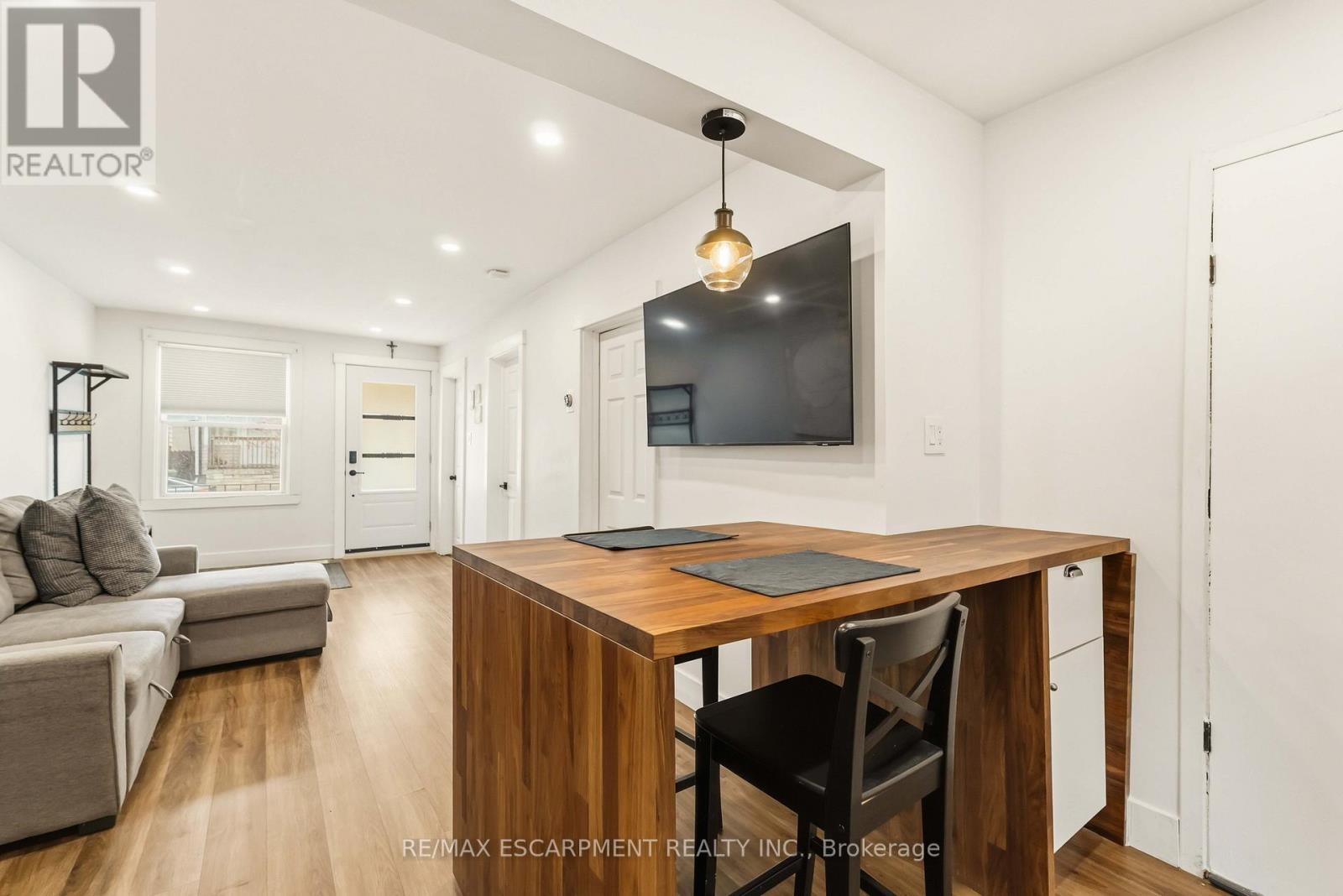 27 Edinburgh Avenue Property Photo 7