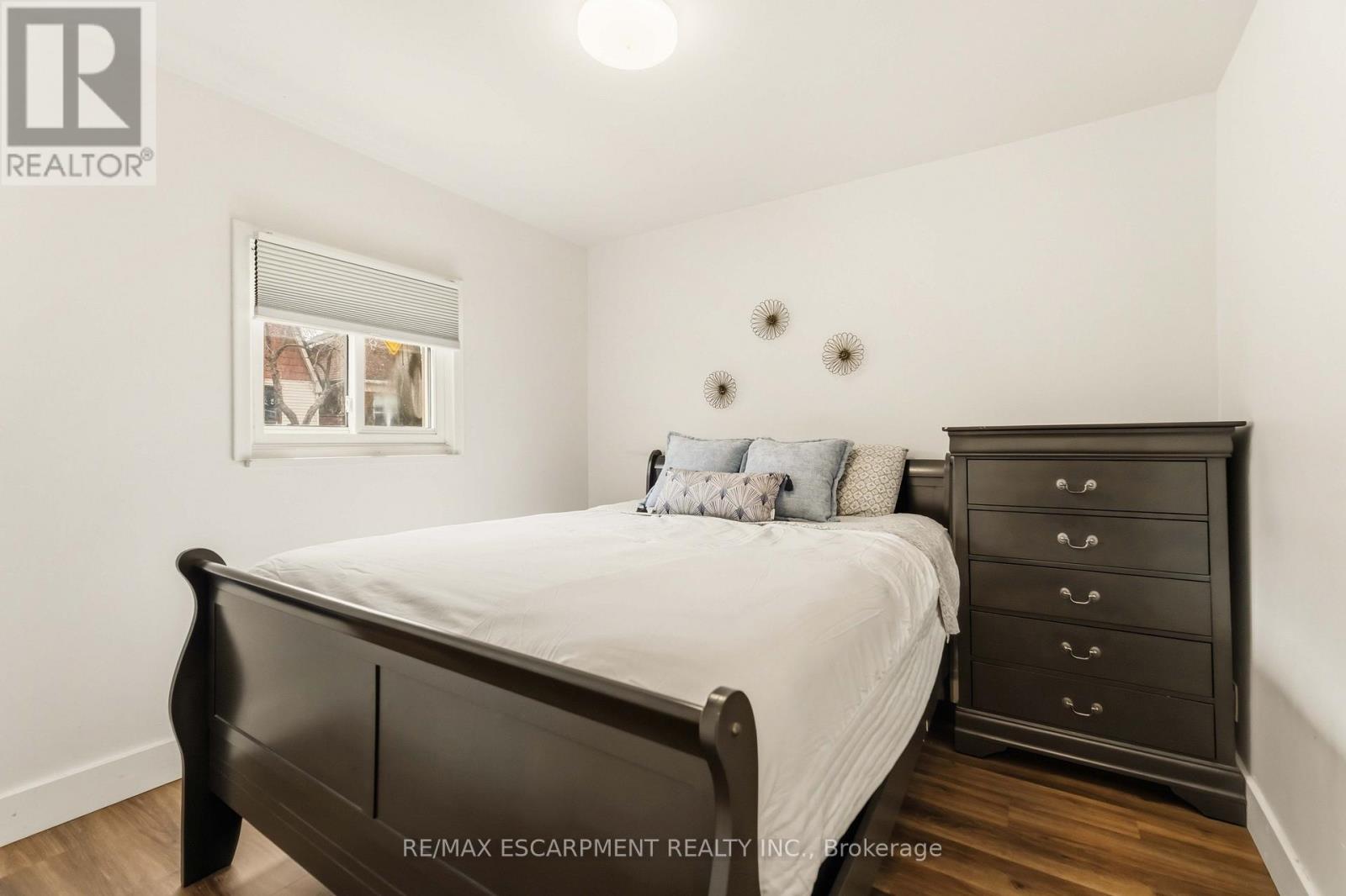27 Edinburgh Avenue Property Photo 11