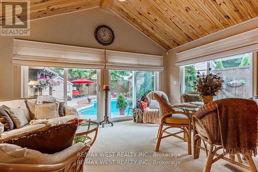 560 Peel Street Property Photo 19