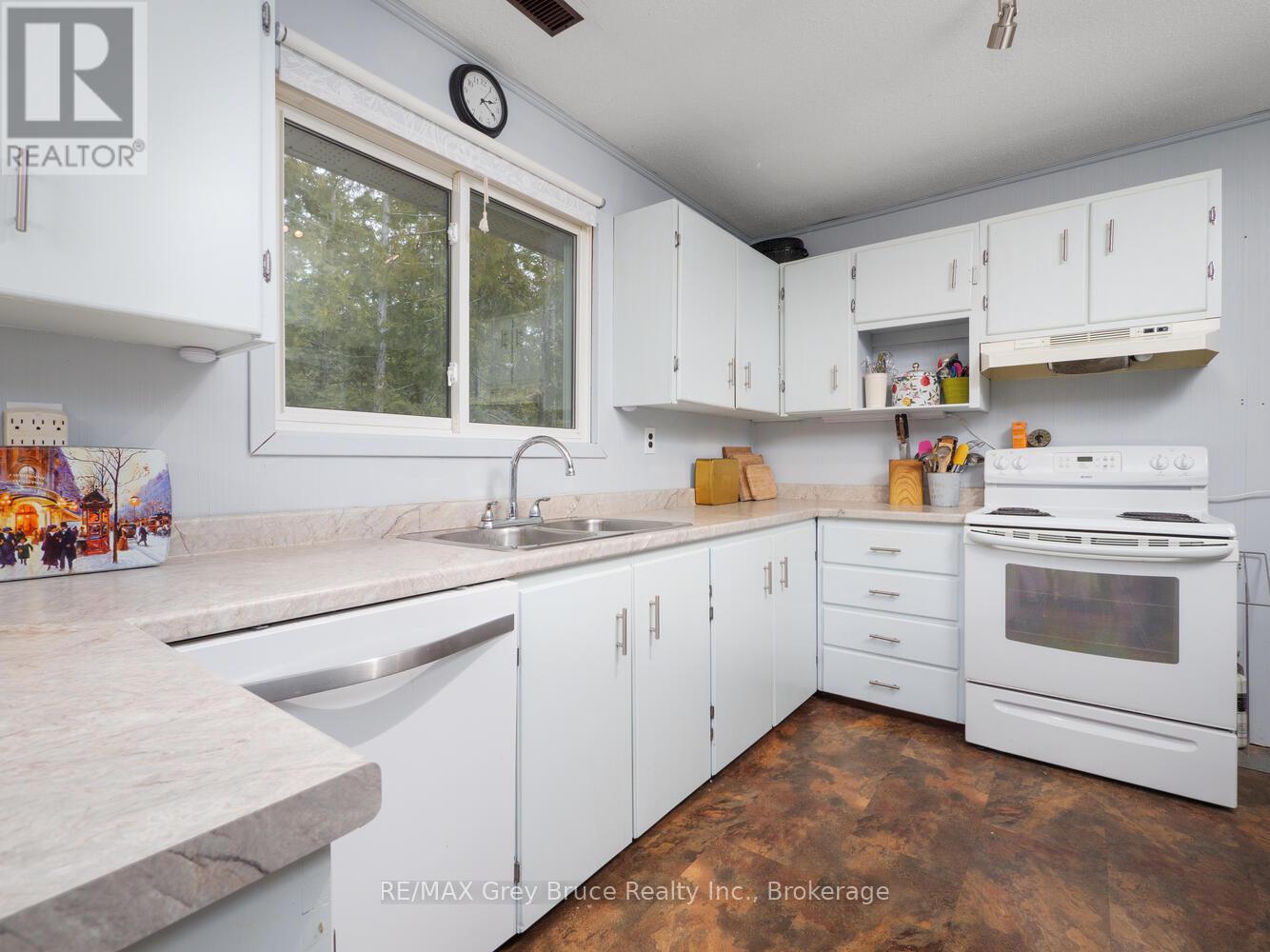1034 Dorcas Bay Road Property Photo 16