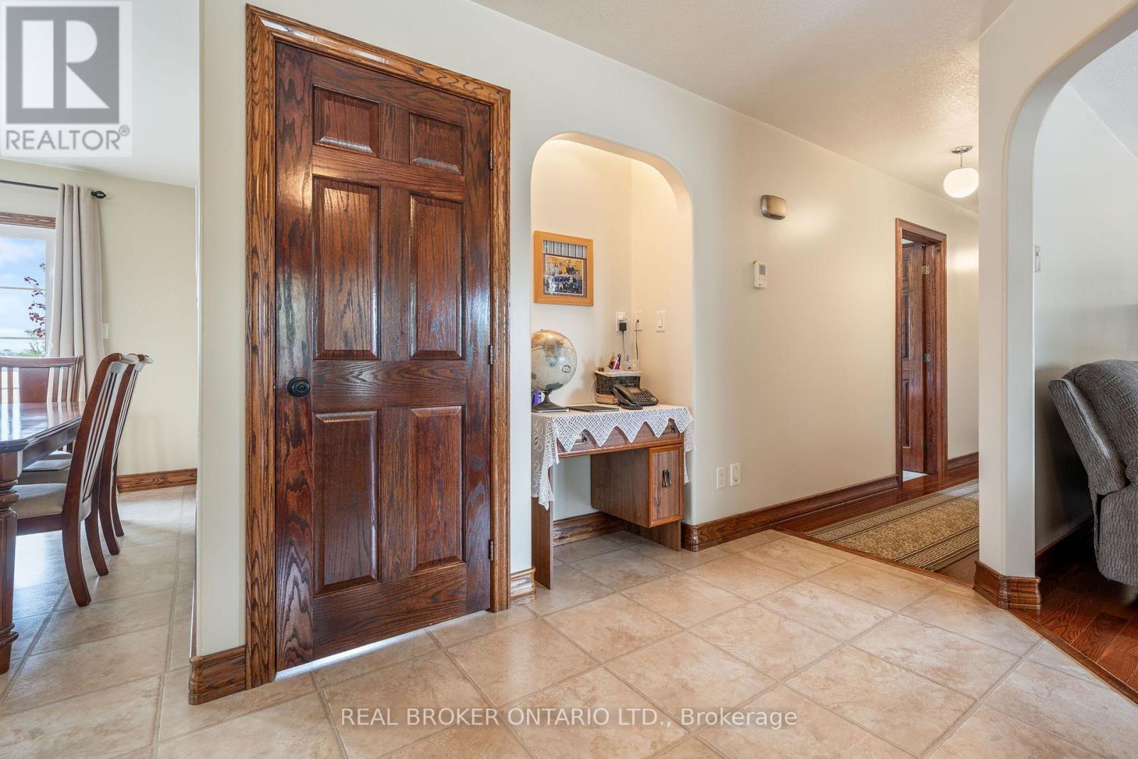 8984 Plank Road Property Photo 10
