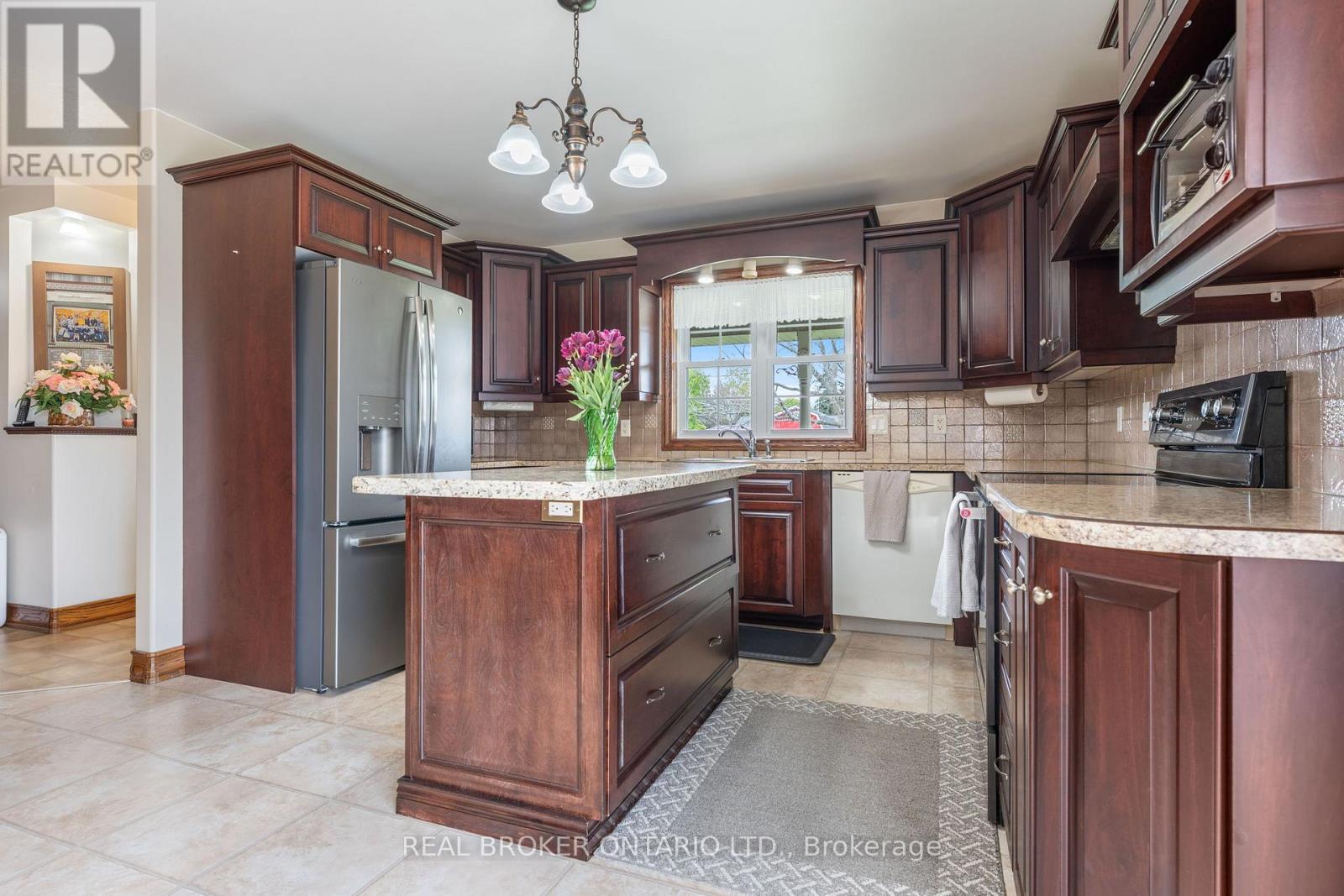 8984 Plank Road Property Photo 12