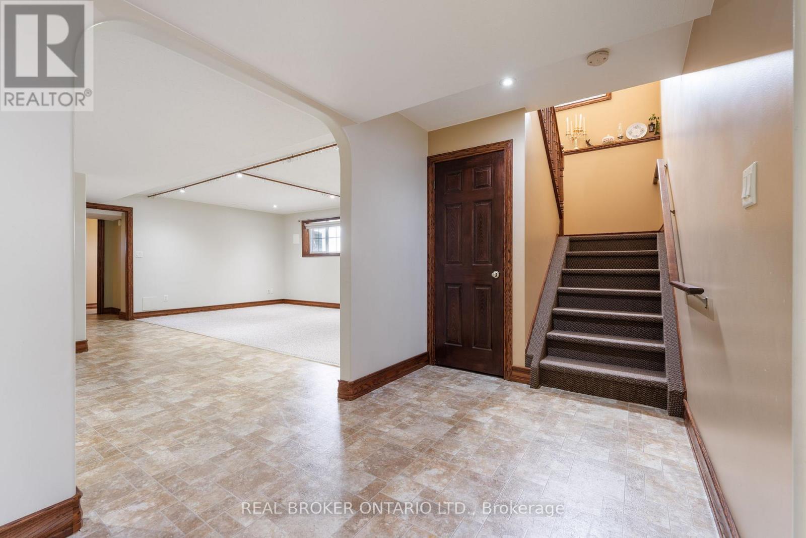 8984 Plank Road Property Photo 20
