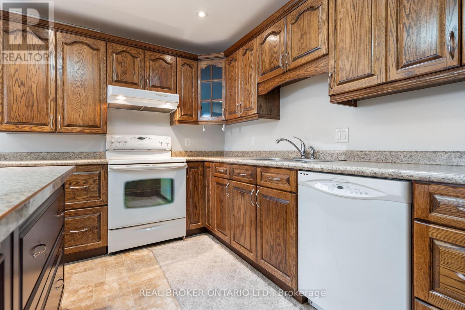 8984 Plank Road Property Photo 25