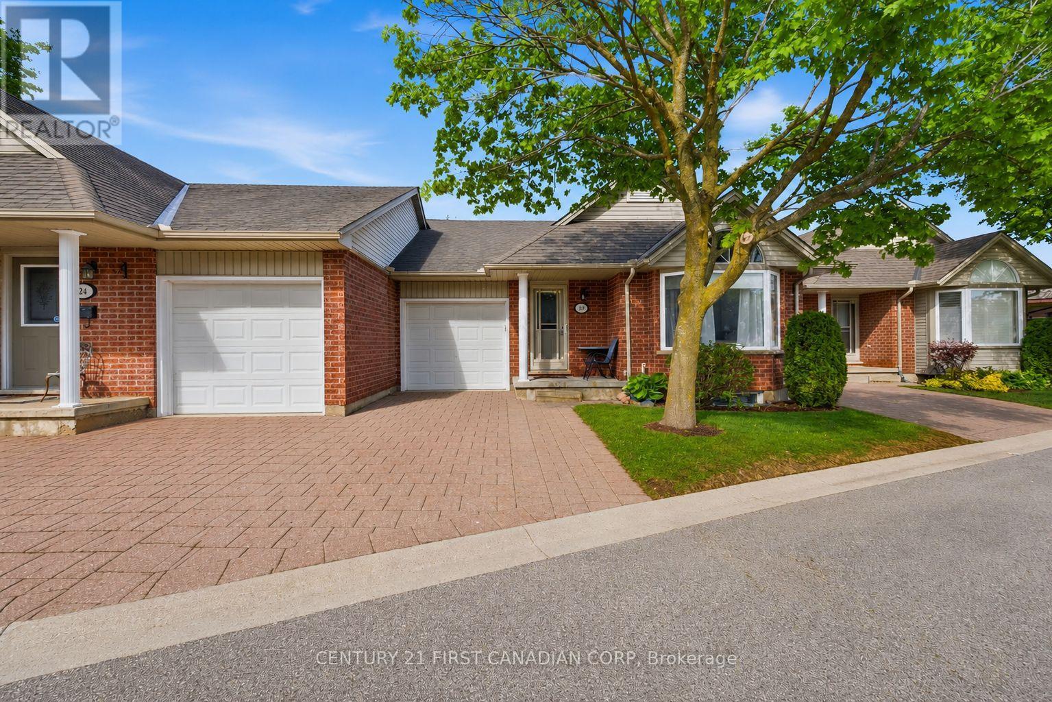 23 - 20 KERNOHAN PARKWAY Property Photo 1