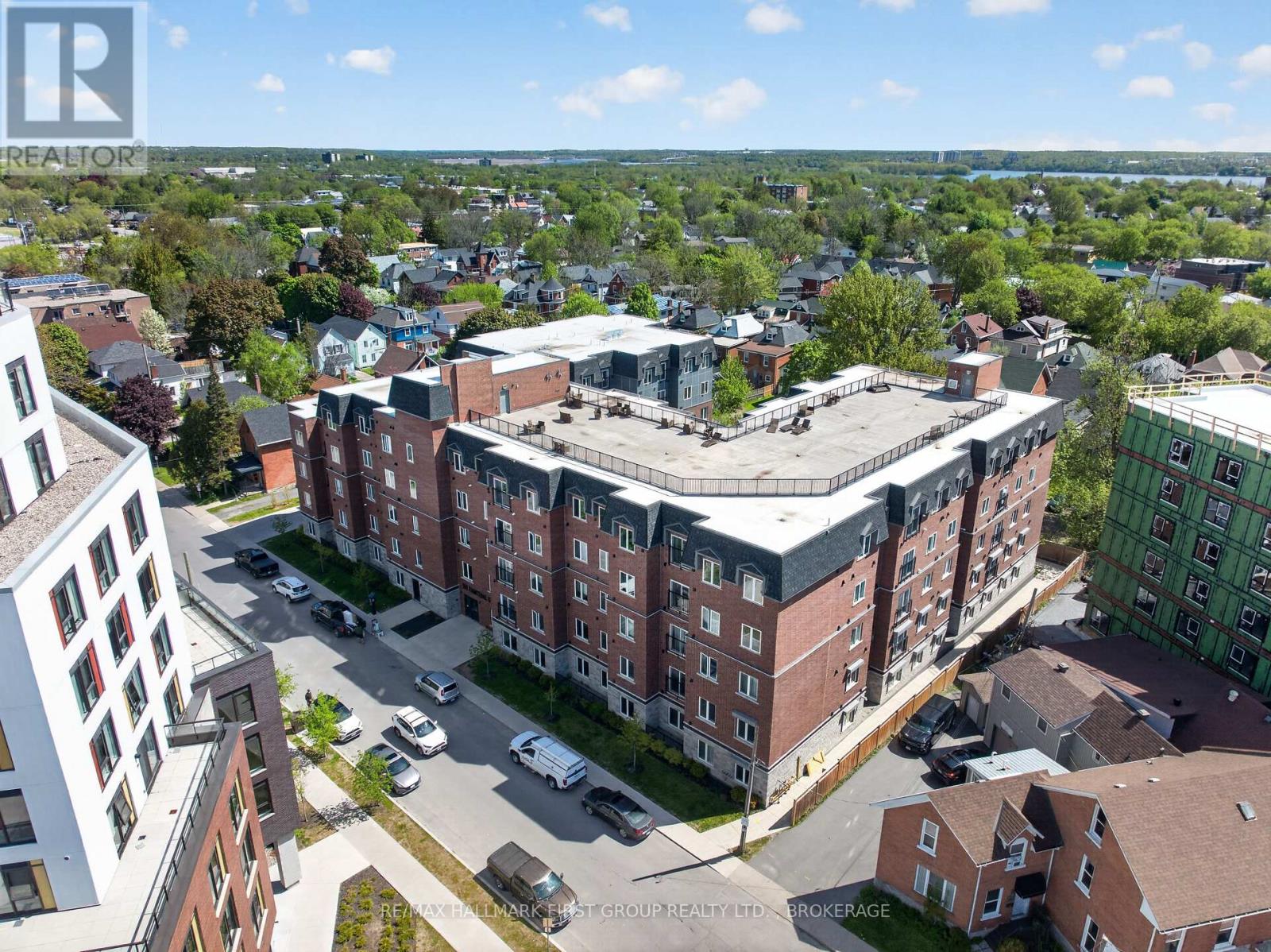217 - 501 Frontenac Street Property Photo 2