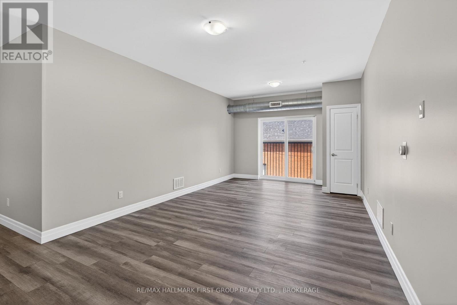 217 - 501 Frontenac Street Property Photo 10