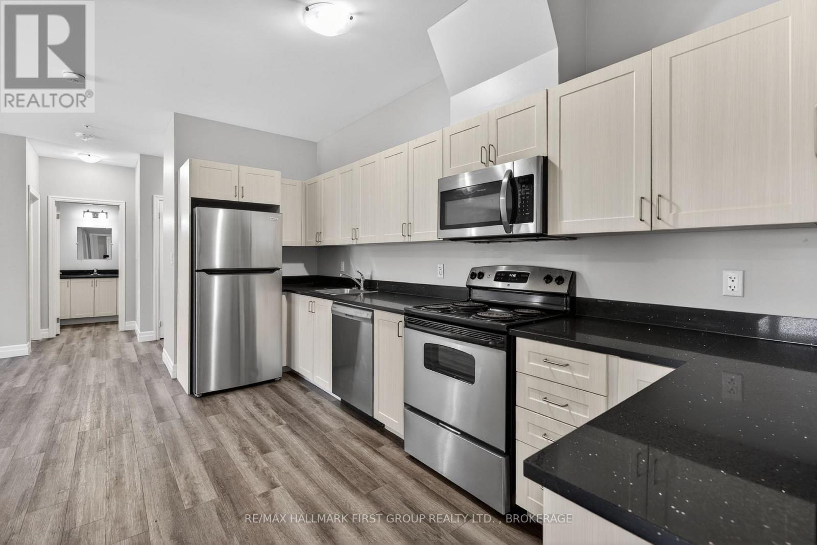 217 - 501 Frontenac Street Property Photo 14