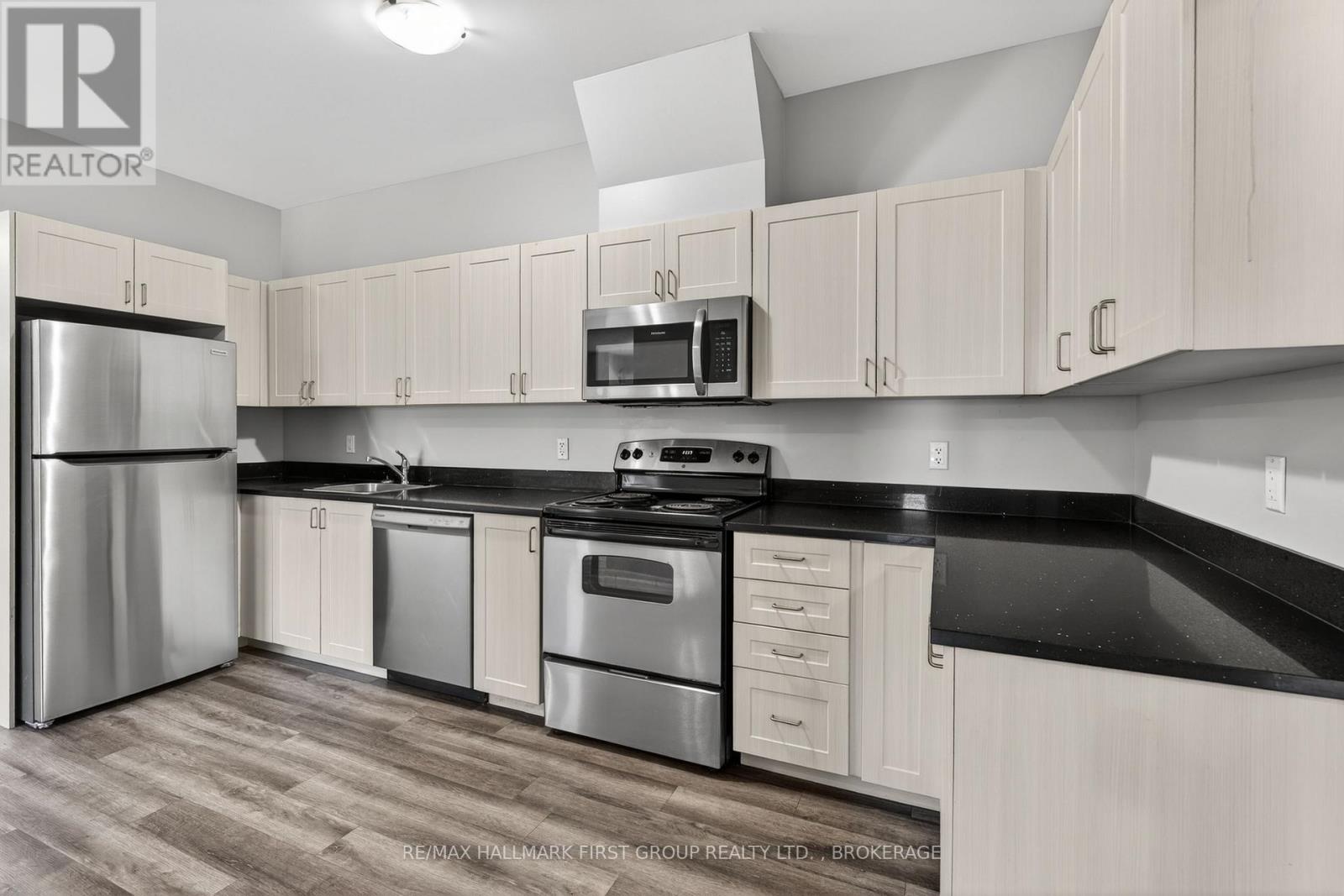 217 - 501 Frontenac Street Property Photo 15