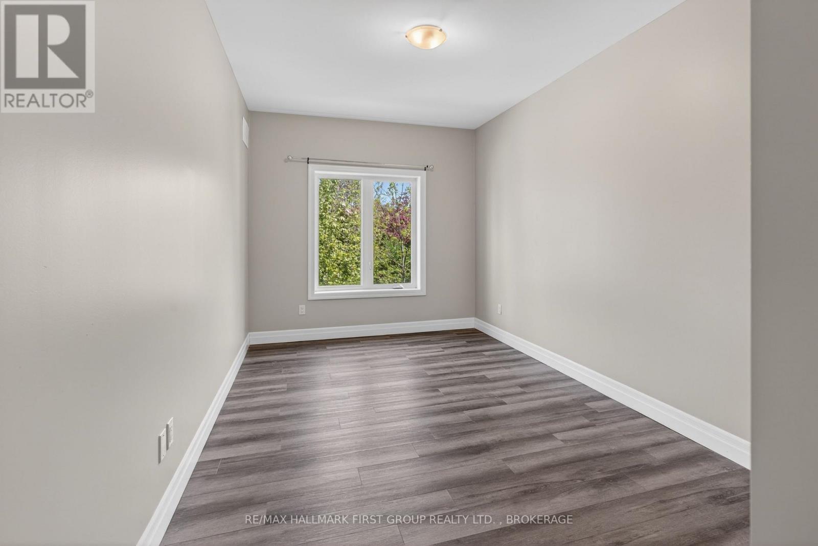 217 - 501 Frontenac Street Property Photo 23
