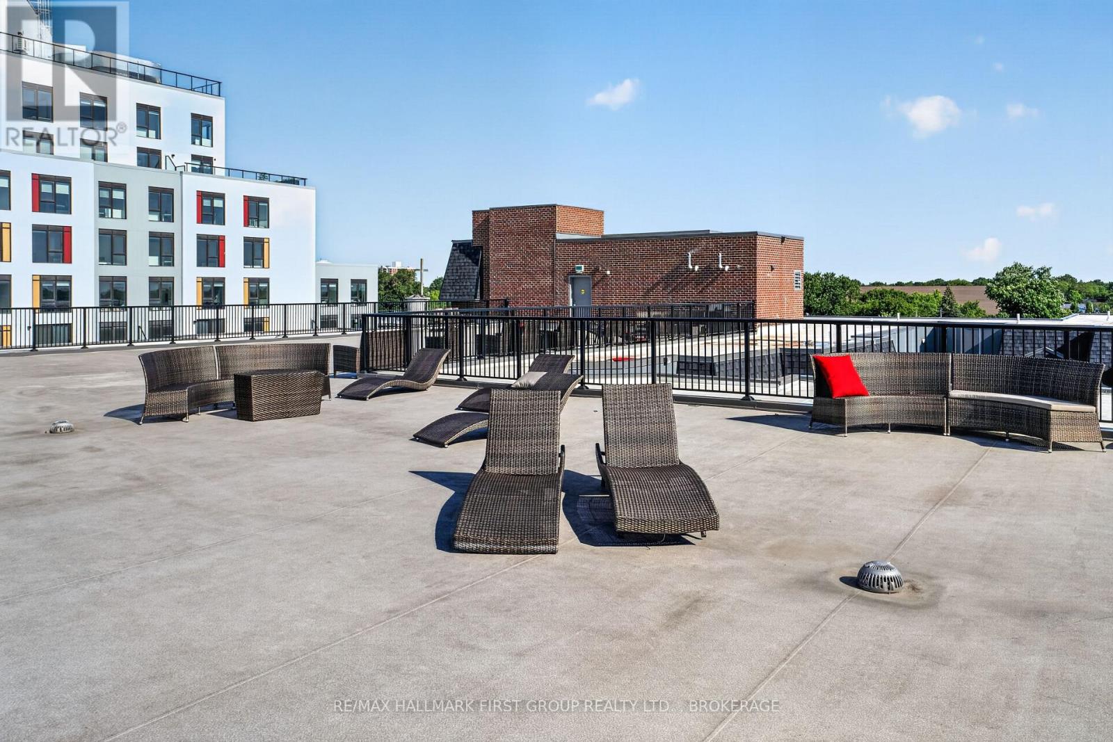 217 - 501 Frontenac Street Property Photo 30