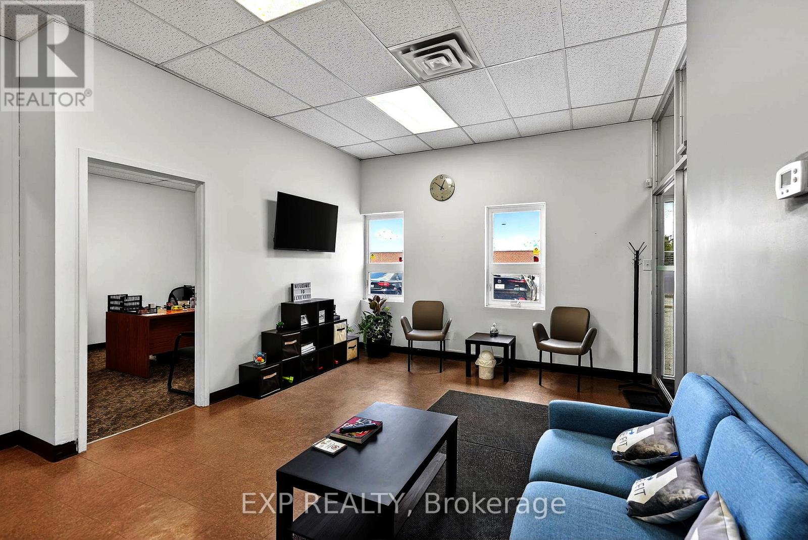 159 Colonnade Road Property Photo 9