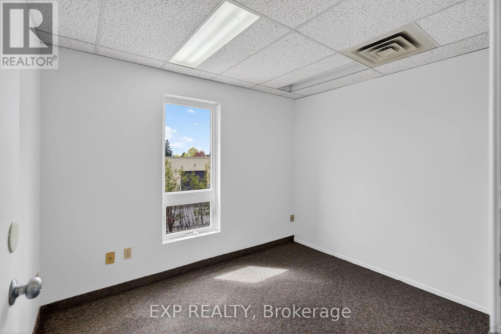 159 Colonnade Road Property Photo 12
