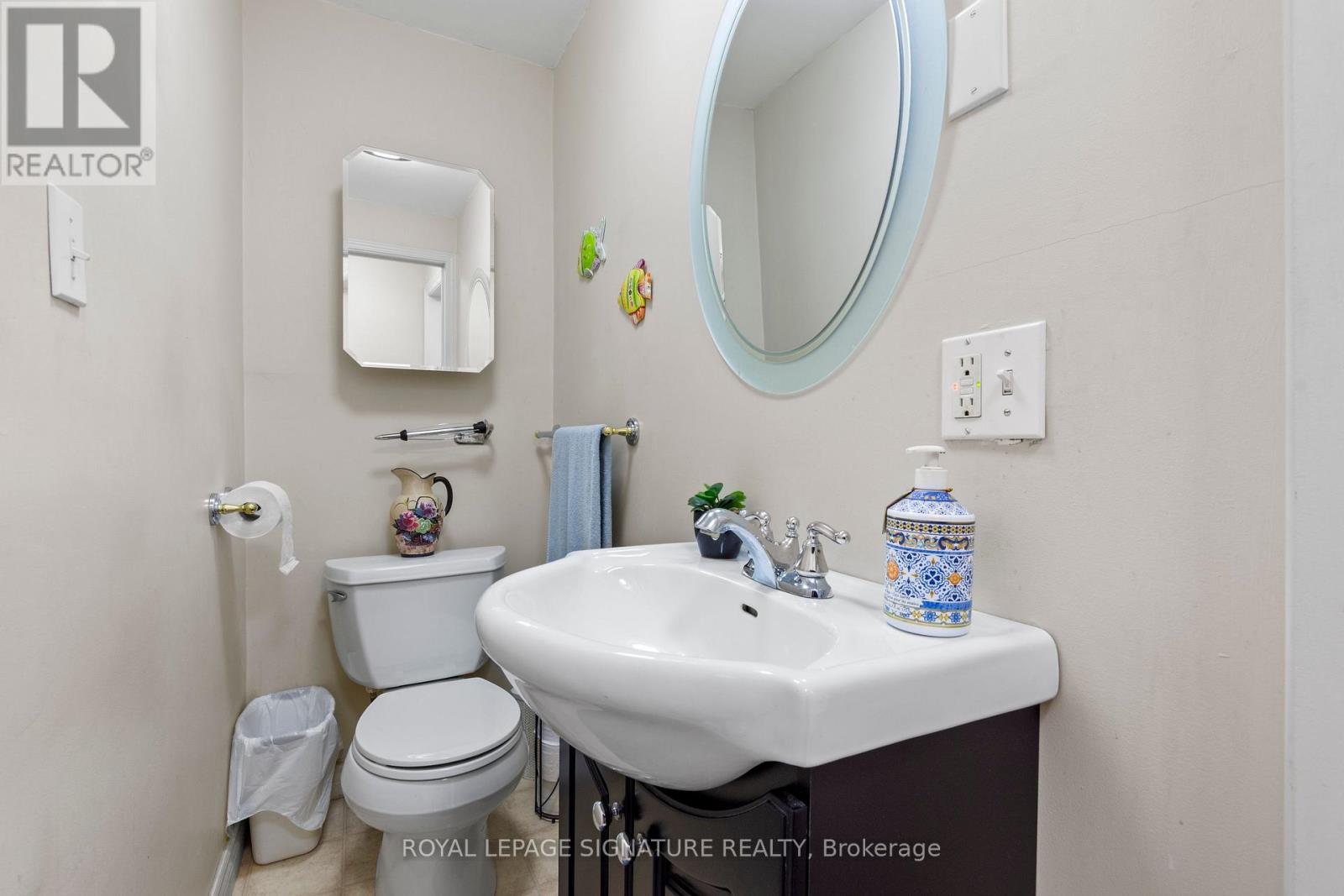 58 Centennial Parkway S Property Photo 15