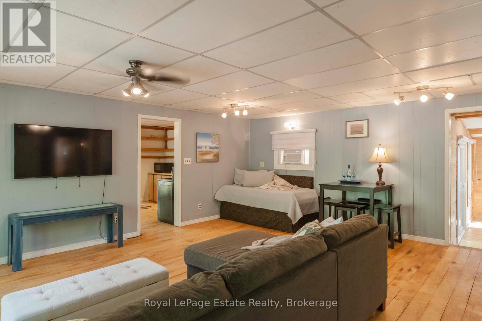 1076 French Bay Road Property Photo 8