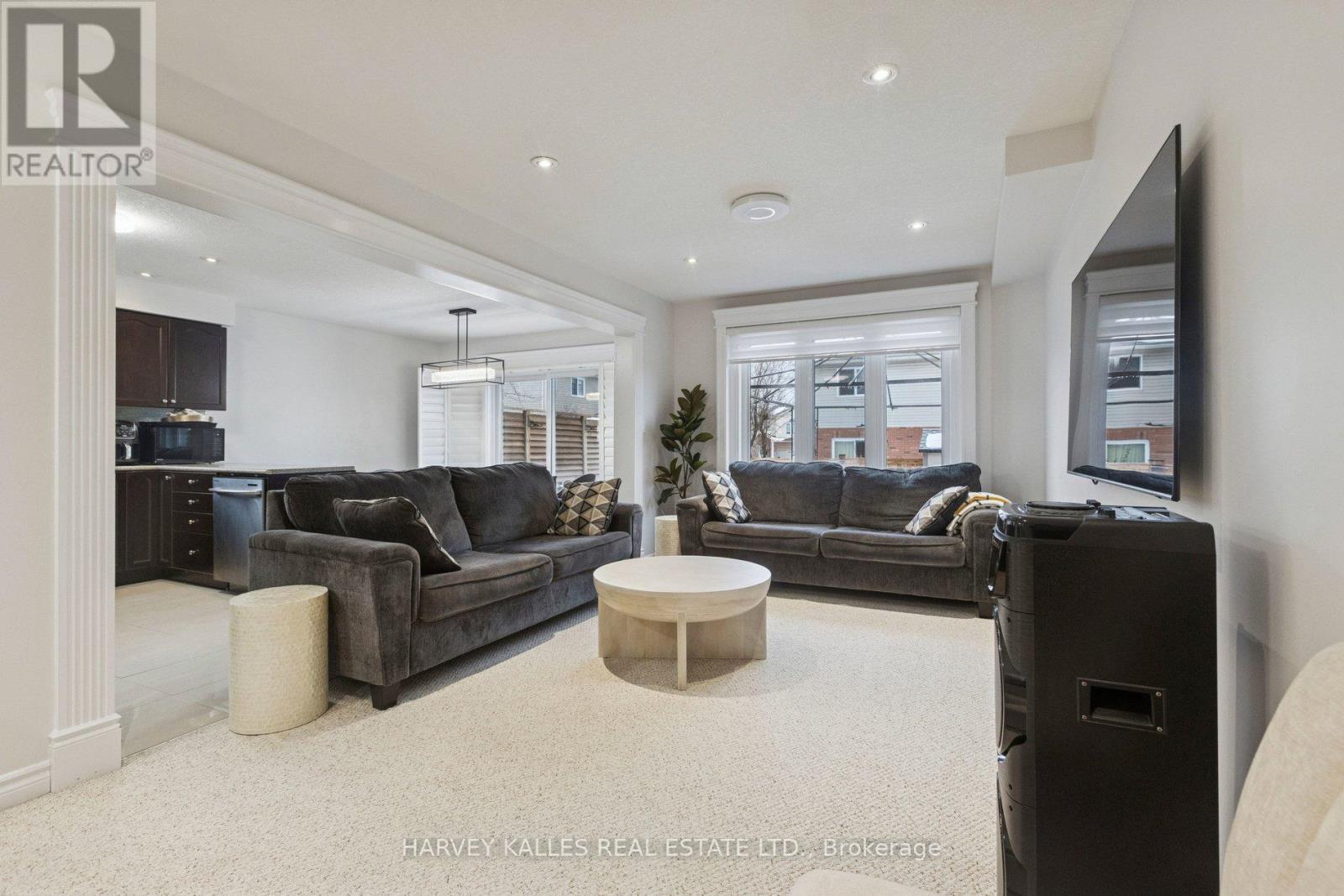 409 TEALBY CRESCENT